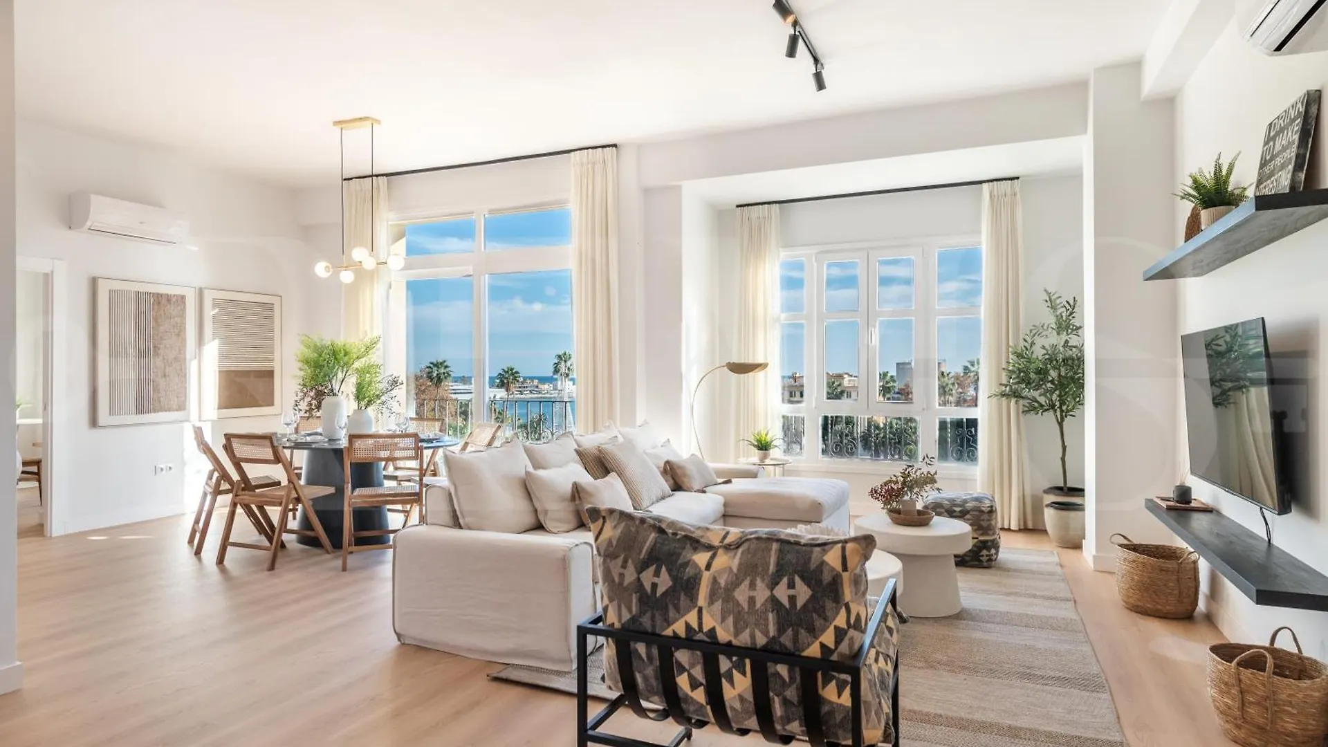 Ferienwohnung Elegant Coastal Charm With Unique Views By Rems Málaga 0*,  Spanien