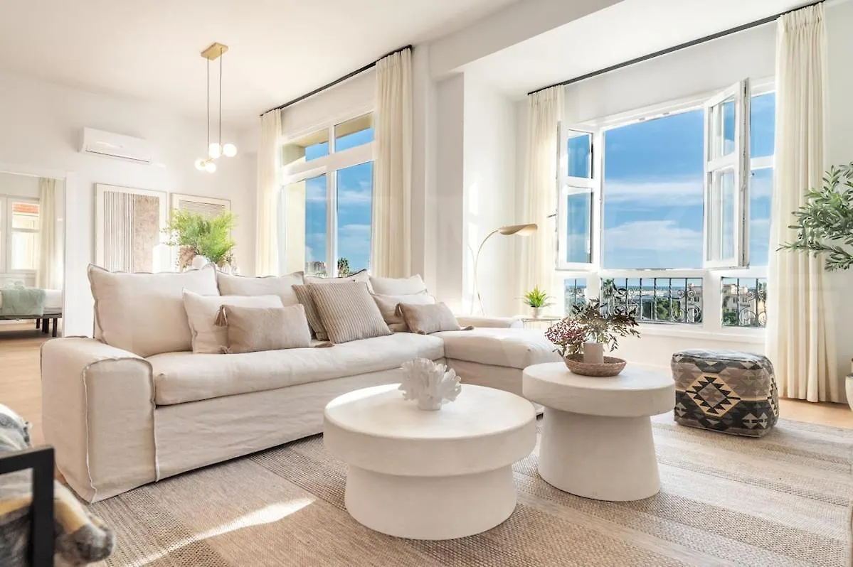 Elegant Coastal Charm With Unique Views By Rems Apartment Malaga 0*,