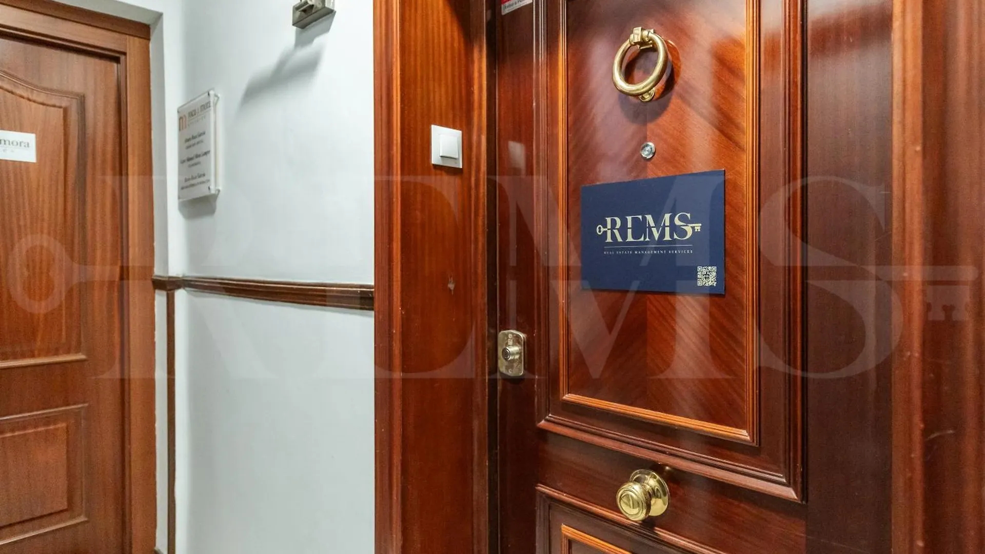 Elegant Coastal Charm With Unique Views By Rems Apartment Malaga