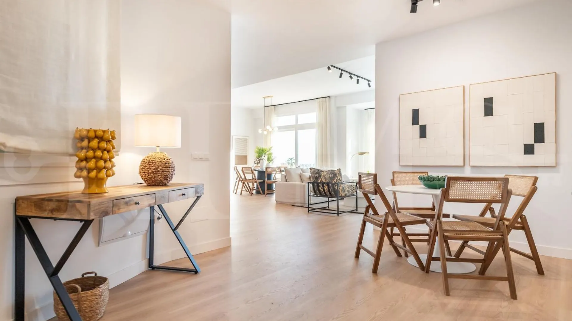 Elegant Coastal Charm With Unique Views By Rems Apartment Malaga Spain