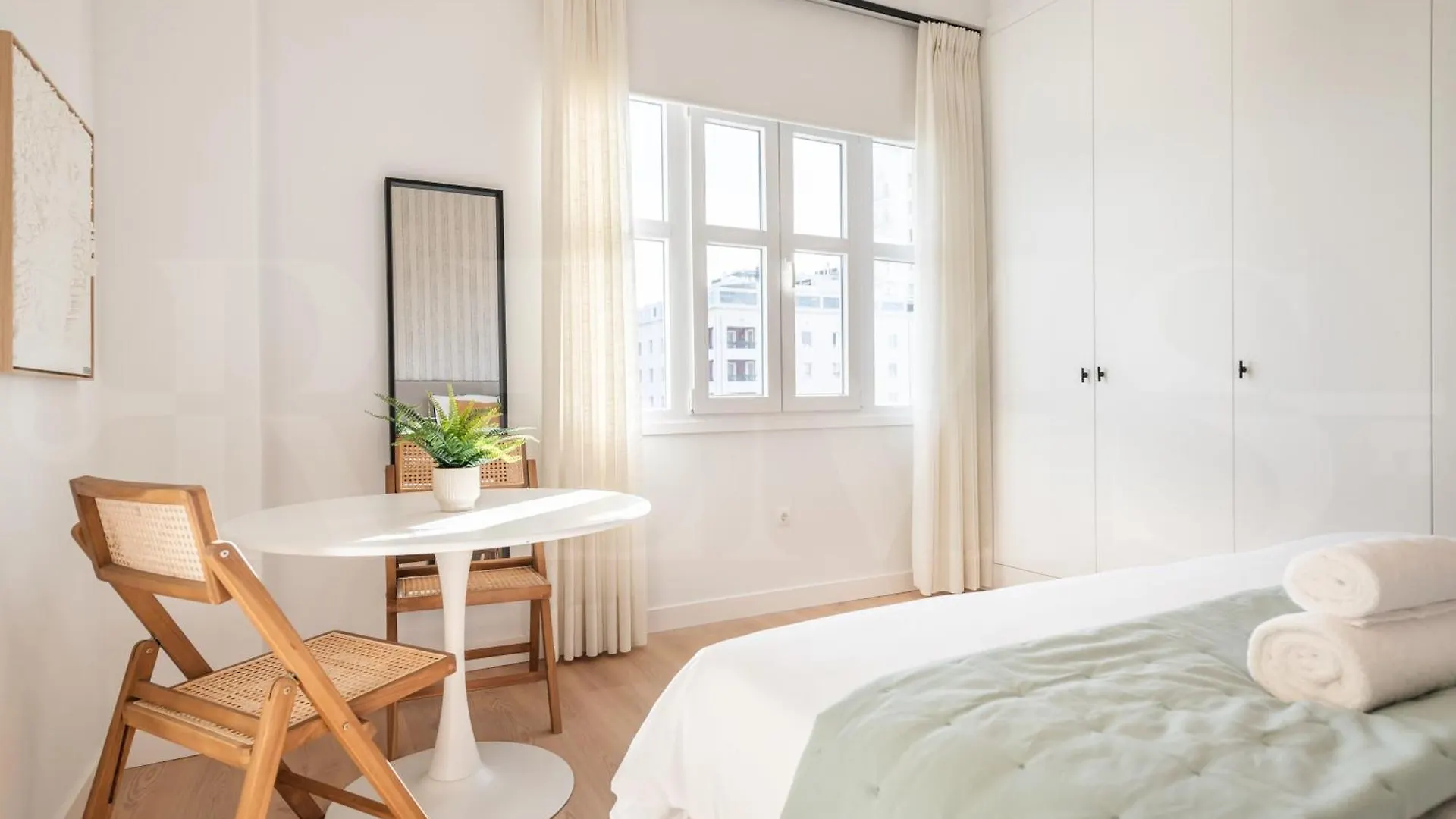 Elegant Coastal Charm With Unique Views By Rems Apartment Malaga Spain
